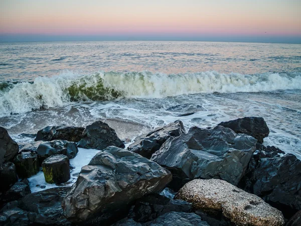 Sonnenuntergang und Surfen — Stockfoto