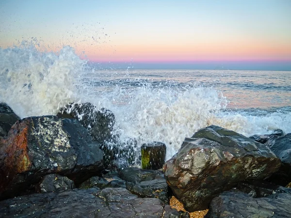 Ozeanspray bei Sonnenuntergang — Stockfoto