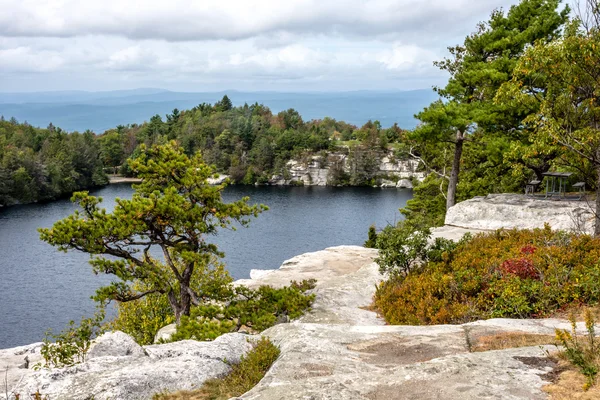 Blick auf den See Minnewaska — Stockfoto