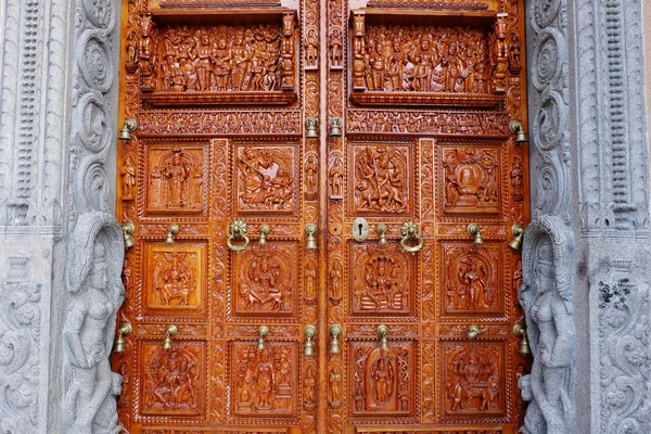 Hindu tapınağı kapı