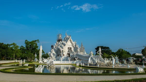 Biała świątynia w chiang rai — Zdjęcie stockowe