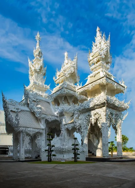 Biała świątynia w chiang rai — Zdjęcie stockowe