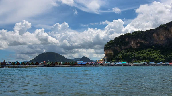 Mare e isola tailandesi — Foto Stock