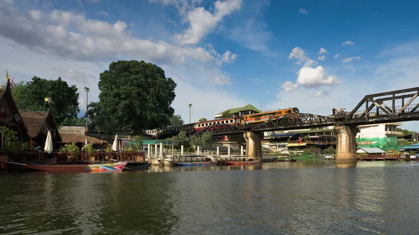Kanchanaburi - de stad op de rivier — Stockfoto