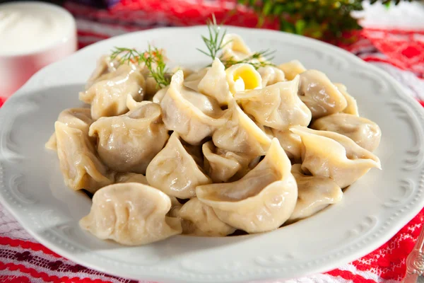 Dumplings with Butter and Dill — Stock Photo, Image