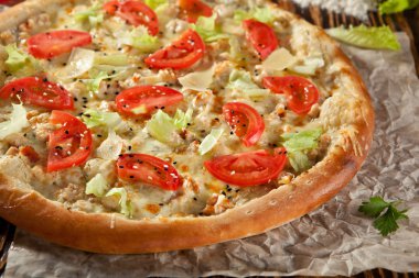 Mozarella ve domates Pizza