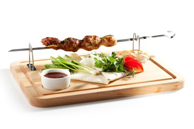 Baharatlı tavuk kebabı