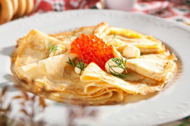 Kırmızı havyarlı gözleme.