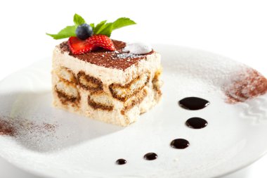 tiramisu tatlı çilek ile