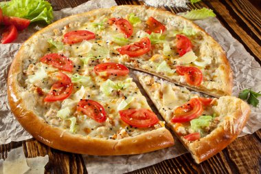 Mozarella ve domates Pizza