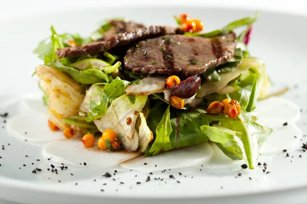 Grilované maso salát — Stock fotografie
