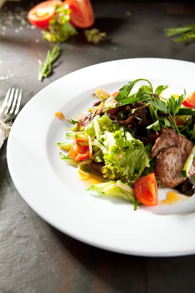 Pittige kalfsvlees salade — Stockfoto