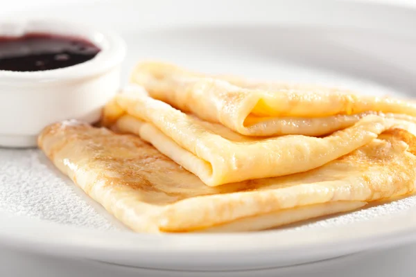 Panquecas com molho de bagas — Fotografia de Stock