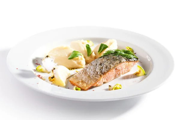 Zalm Steak met aardappelpuree — Stockfoto