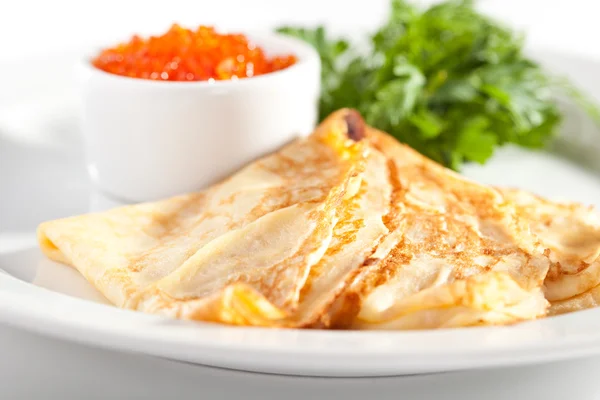 Crepes con caviale di salmone — Foto Stock