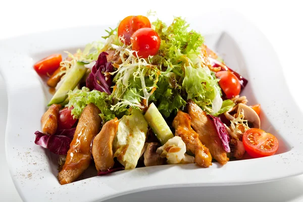 Ensalada de pollo y verduras — Foto de Stock