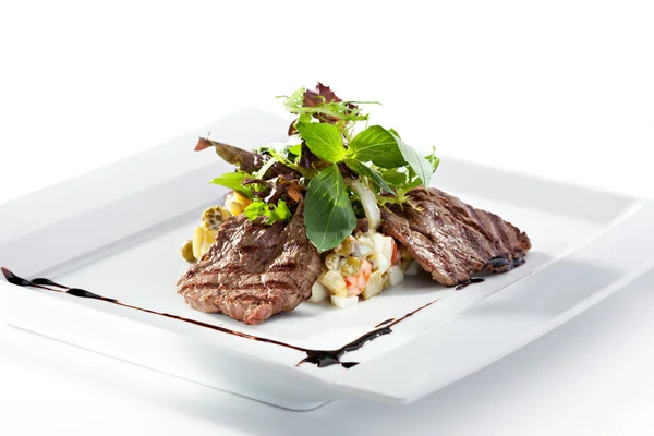 Grilled Beef Salad — Stock Photo, Image