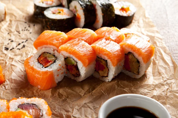 Salmon Maki Sushi Roll — Stock Photo, Image