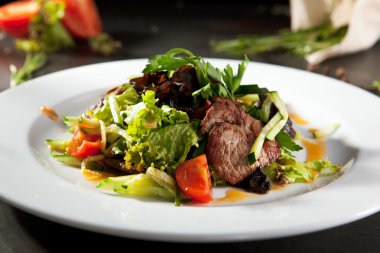 Baharatlı Dana salata