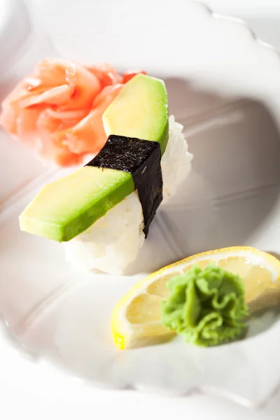 Japanische Küche - Avocado Sushi — Stockfoto