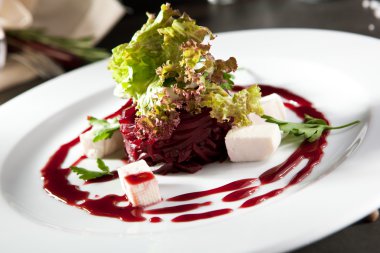 keçi peyniri ile pancar salatası