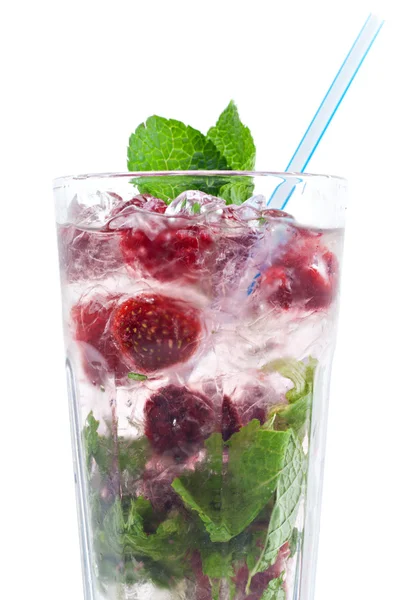 Cocktail - Erdbeer-Minze-Mojito — Stockfoto