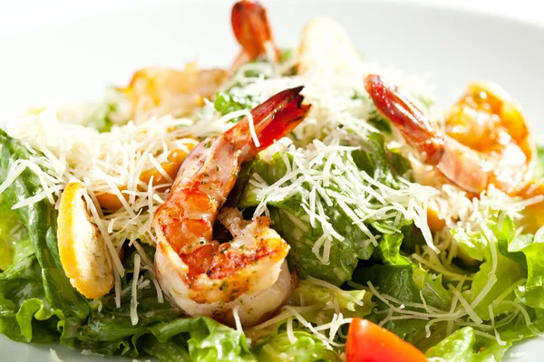 Salada Caesar com camarão — Fotografia de Stock