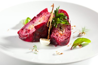 Katmanlı ringa balığı salatası