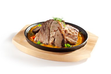 Mantar ve domates ile kuzu kızartma