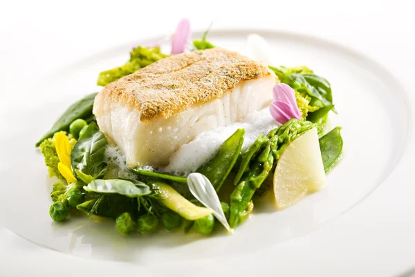 Halibut Steak and Vegetables — Stock Photo, Image