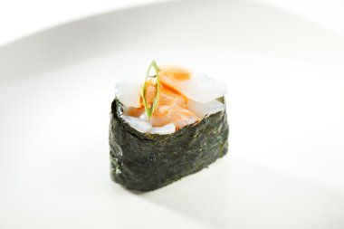 Gunkan suşi Roll