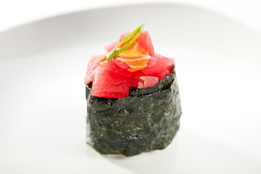 Gunkan suşi Roll