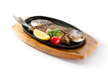 tavada yaldızlı baş çipura 