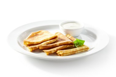 Krepler ekşi krema ile