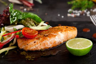 sebzeli somon bifteği