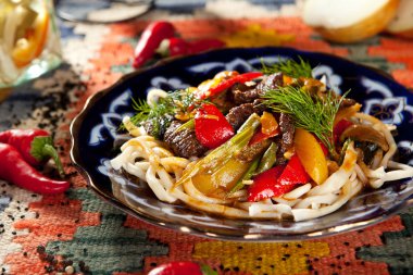 Laghman soslu erişte
