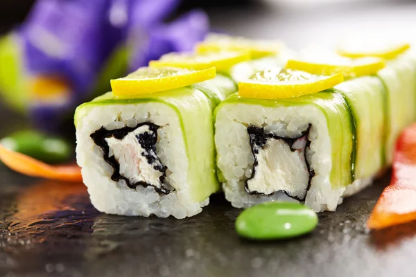 Rotolo di sushi al cetriolo — Foto Stock