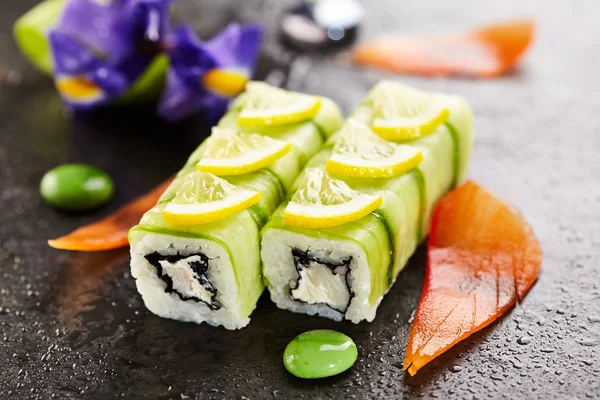 Ogórek roll sushi — Zdjęcie stockowe