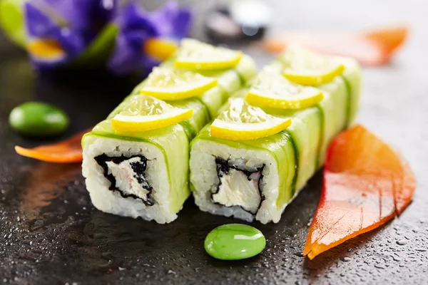 Rotolo di sushi al cetriolo — Foto Stock
