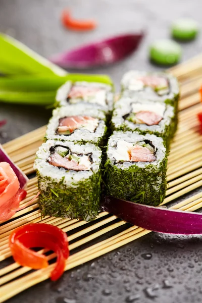 Sushi verde di Maki — Foto Stock