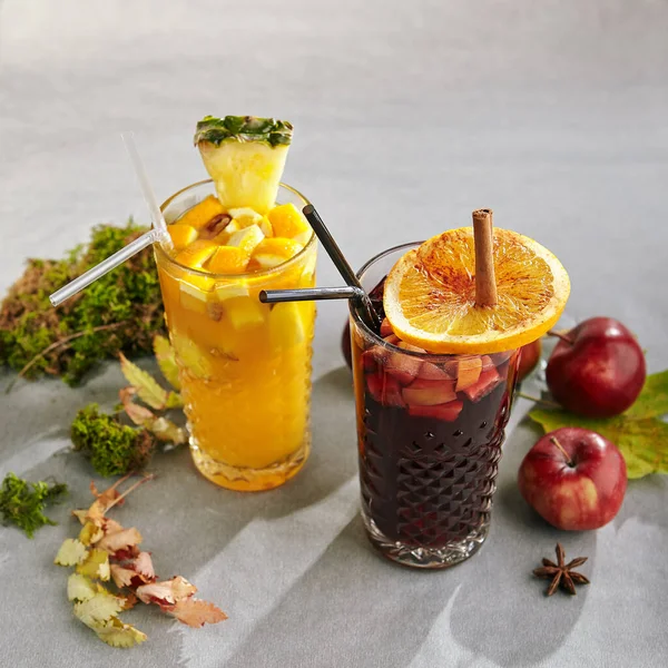 Set Hot Autumn Cocktails Red White Spicy Mulled Wines Apple — Stock Photo, Image