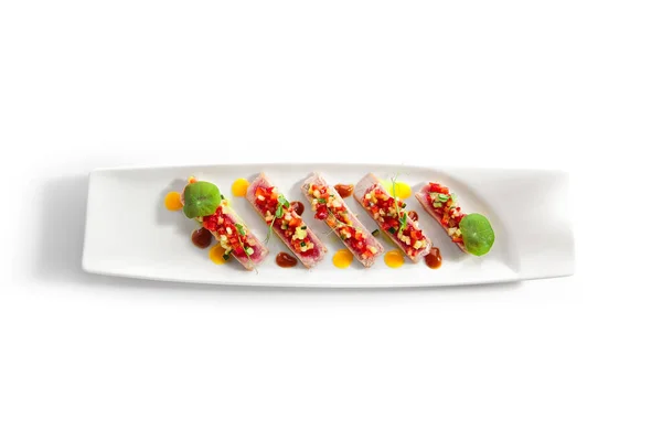 Appetizer Tuna Tartar Seasonal Vegetables Greens White Restaurant Plate Isolated — Stock Photo, Image