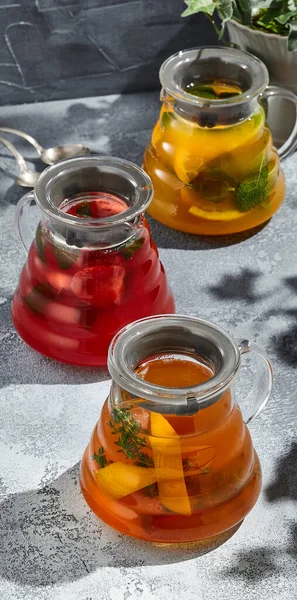 Orange Berries Hot Traditional Tea Sunshine Harsh Shadow Table Set — ストック写真