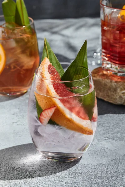 Aardbei Gin Tonic Cocktail Voor Lifestyle Design Summer Cocktail Concept — Stockfoto