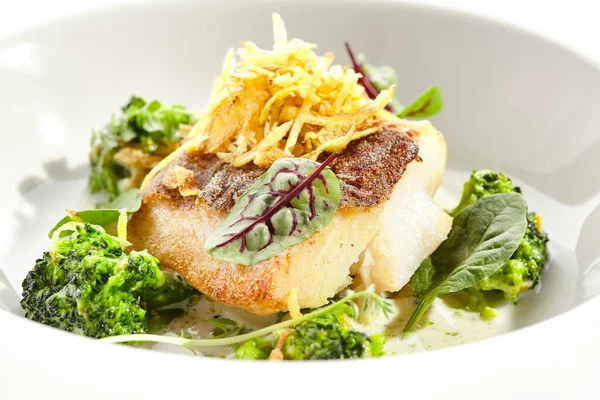 Panfried Fish Broccoli Cream Sauce Healthy Roasted Cod Green Leaves — Stock Photo, Image