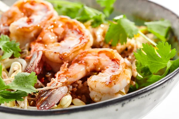 Plato Tradicional Chino Arroz Frito Con Huevo Verduras Gambas Pan — Foto de Stock