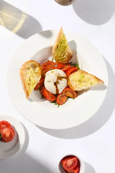 Traditional Italian Salad Burrata Cheese Tomatoes Fancy Caprese Burrata Cheese — Stock Photo, Image