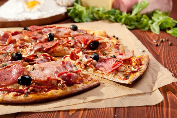 Masová pizza — Stock fotografie