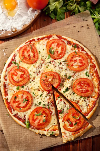 Pizza margherita — Photo