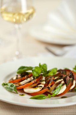 caprese salatası
